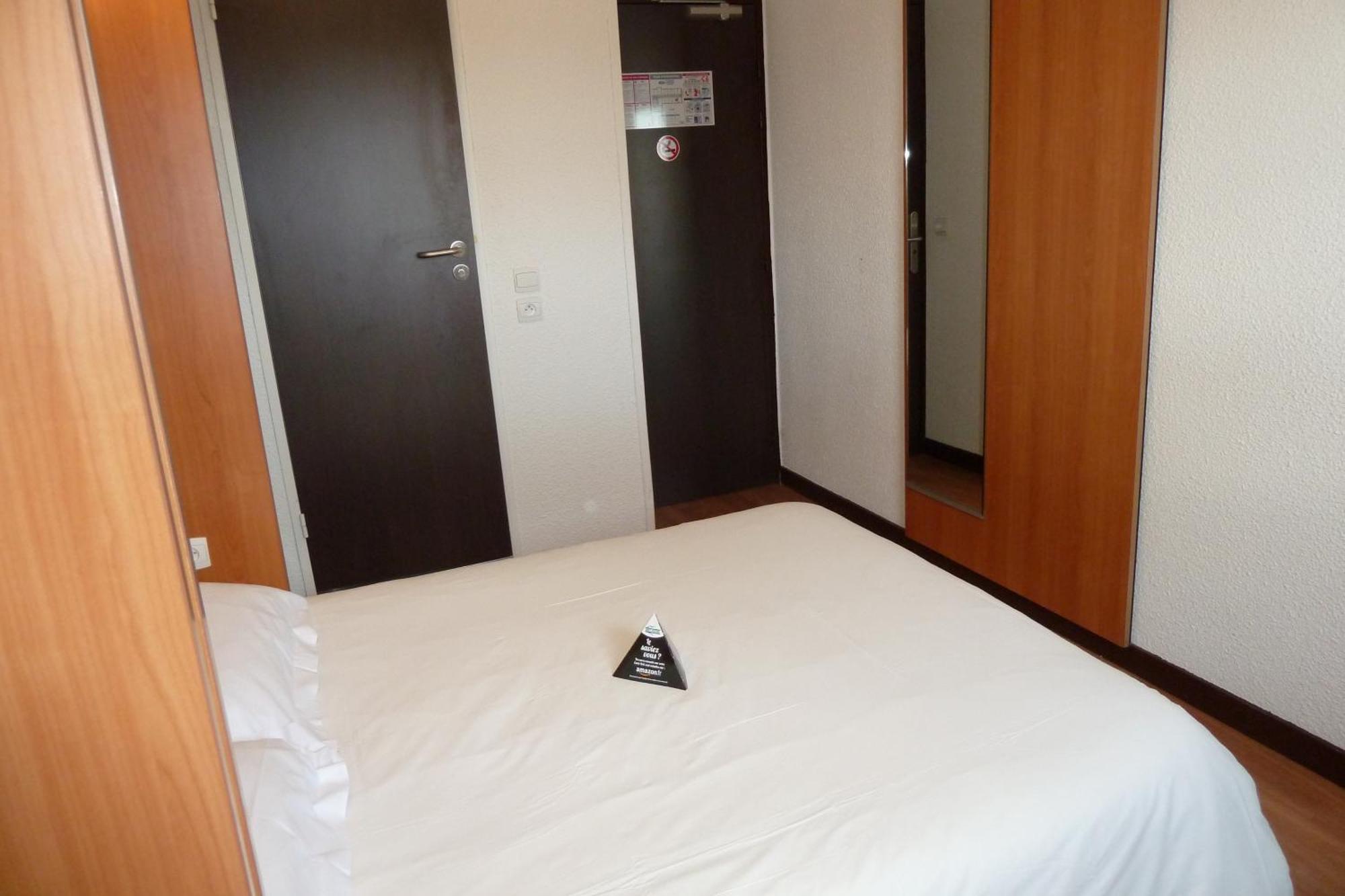 Brit Hotel La Bonne Etape Evreux Room photo
